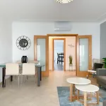 Apartment Meia Poolside To Seaside Retreat #1936
