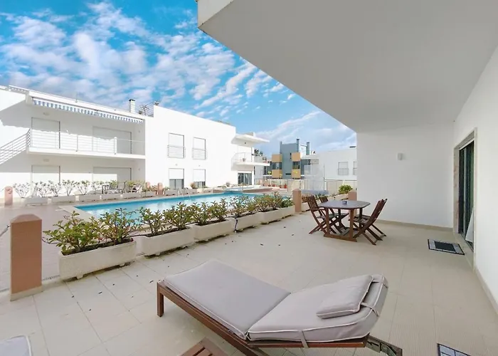 Meia Poolside To Seaside Retreat #1936 * Lagos