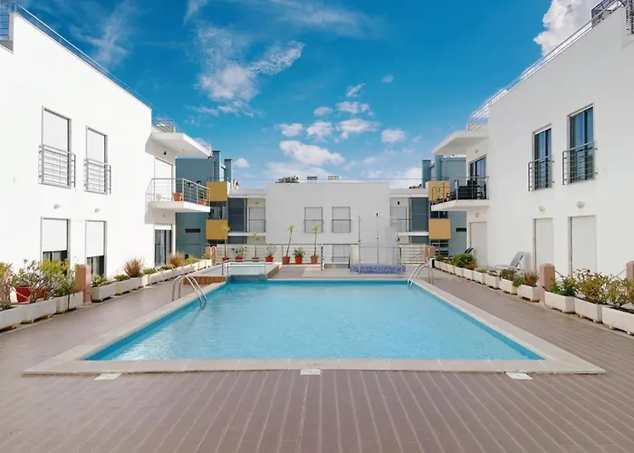 Meia Poolside To Seaside Retreat #1936