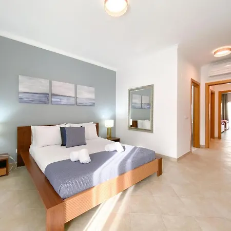 Meia Poolside To Seaside Retreat #1936